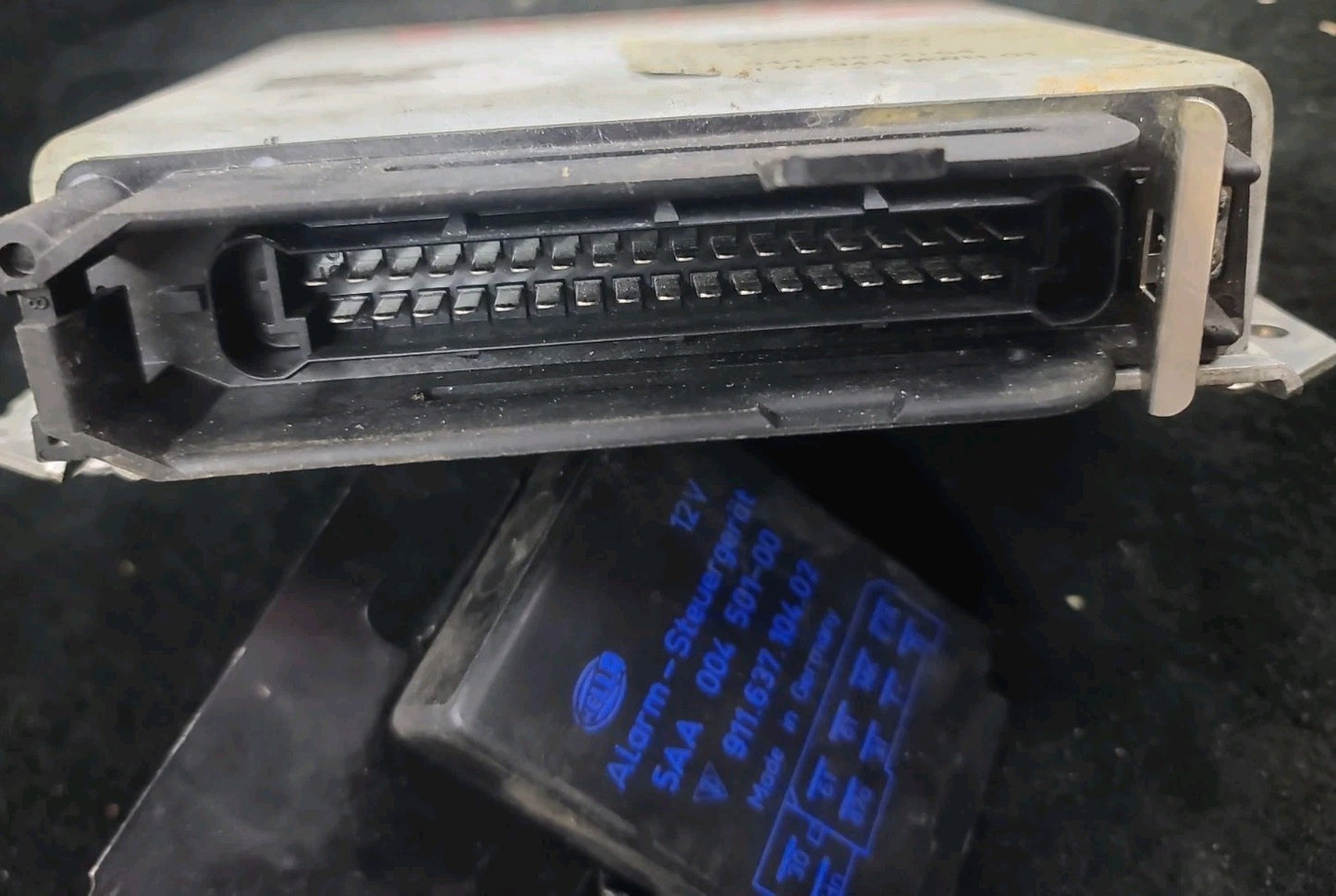 1985-1989 Porsche 944 924S Turbo Engine Computer Control Module ECM ECU PCM