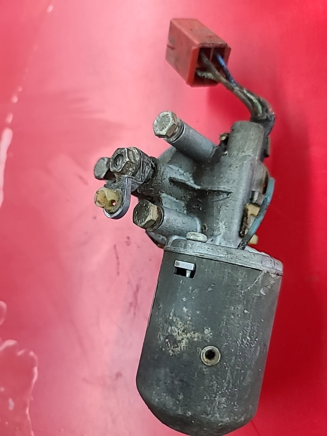 EXCELLENT USED ORIGINAL GENUINE PORSCHE 924S 944 POWER REAR HATCH RELEASE  MOTOR