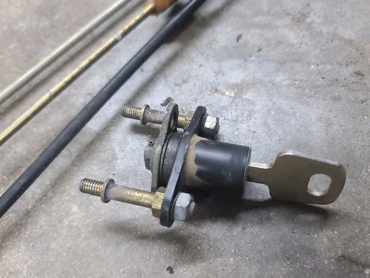 1983-1991 Porsche 944 Hatch Lock Tumbler With Key, Connector Rods & Cable