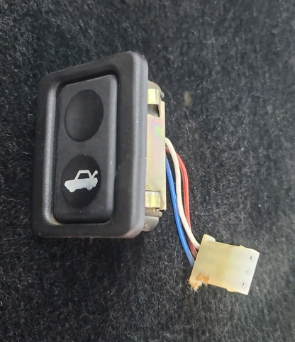 Porsche 944 924 Rear Trunk Hatch Button Release Switch Control Oem Original