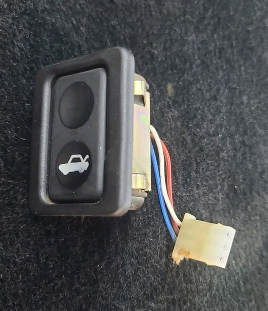 Porsche 944 924 Rear Trunk Hatch Button Release Switch Control Oem Original