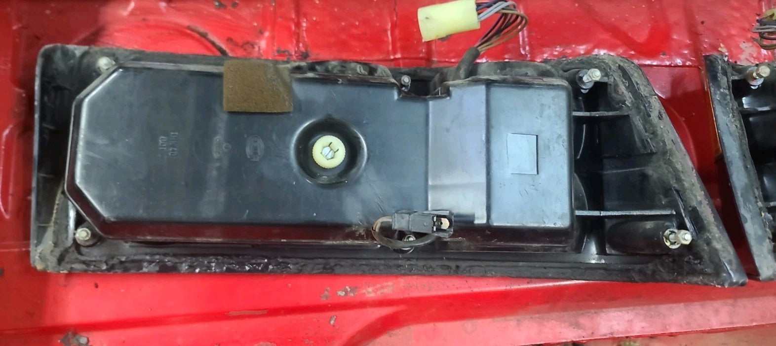 83-91 Porsche 944 Tail Lamp Taillight Light Turn Signal Assembly Left & Right