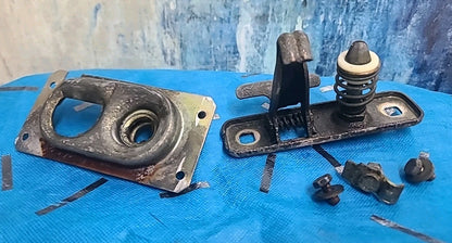 PORSCHE 924 924S 944 951 928  FRONT UPPER/LOWER HOOD LATCH 76 TO 91
