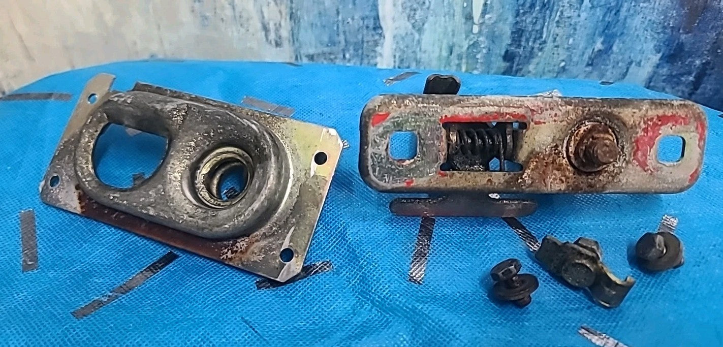 PORSCHE 924 924S 944 951 928  FRONT UPPER/LOWER HOOD LATCH 76 TO 91