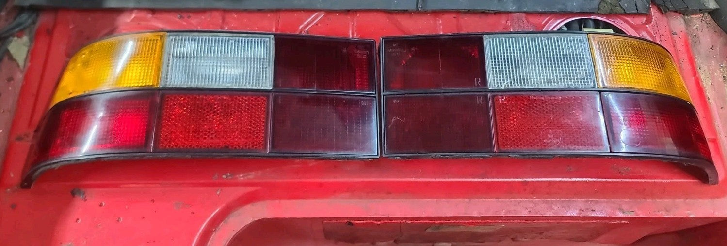 83-91 Porsche 944 Tail Lamp Taillight Light Turn Signal Assembly Left & Right