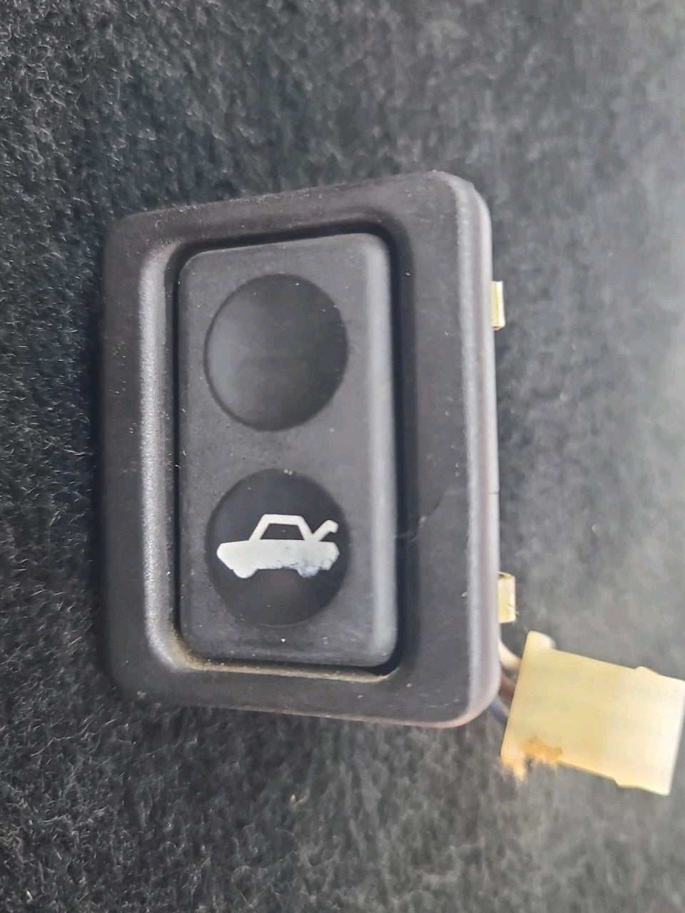 Porsche 944 924 Rear Trunk Hatch Button Release Switch Control Oem Original